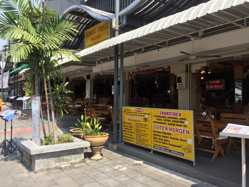 Piccolo Restaurant And Guest House Pattaya Buitenkant foto