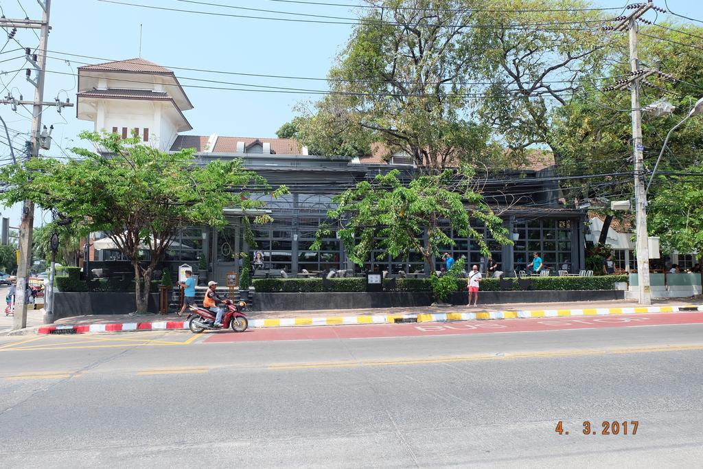 Piccolo Restaurant And Guest House Pattaya Buitenkant foto