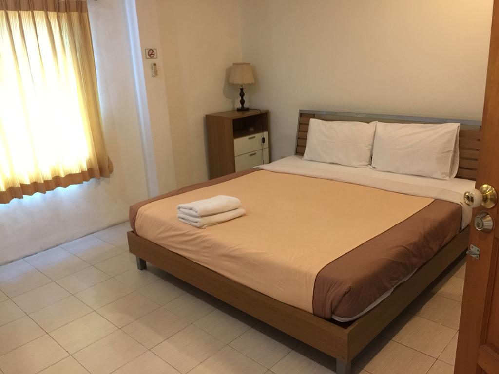 Piccolo Restaurant And Guest House Pattaya Buitenkant foto